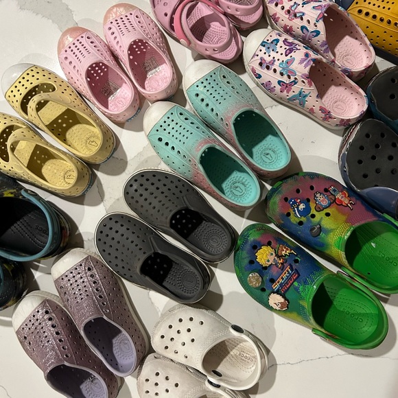 ADD‎ ON FOR $13-$25 Crocs different colors, different sizes - Zara H&M - Picture 1 of 4